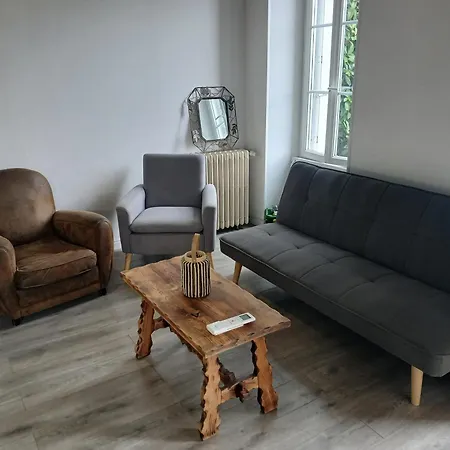Maison Proche Chateau アパート *